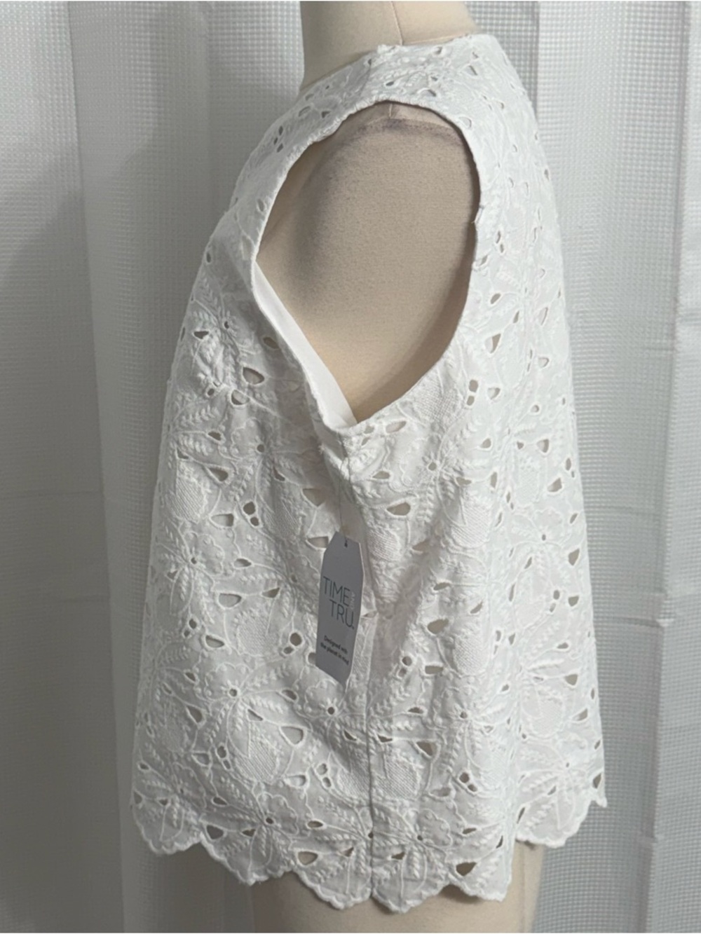 Women's Sleeveless Floral Embroidery Scalloped Hemline Top White Size XL (16-18) - Picture 8 of 10